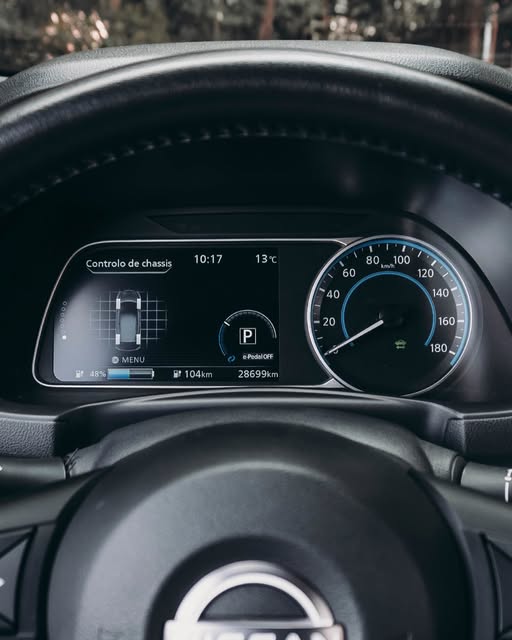 NISSAN LEAF TEKNA - Imagem 4
