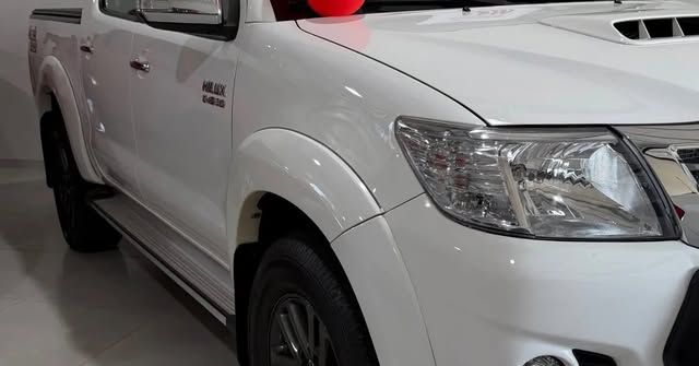 TOYOTA HILUX SRV - Imagem 9