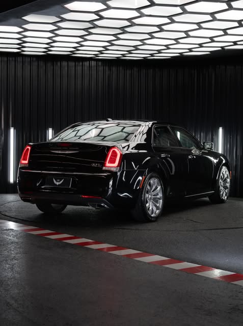 CHRYSLER 300C - Imagem 1