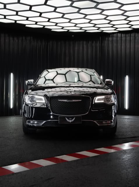 CHRYSLER 300C - Imagem 13