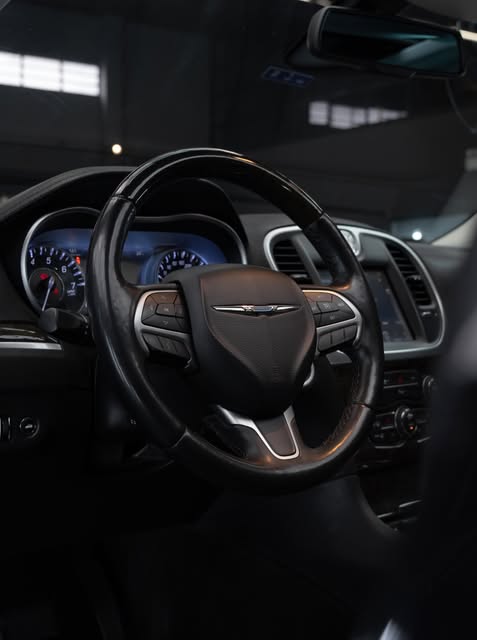 CHRYSLER 300C - Imagem 4