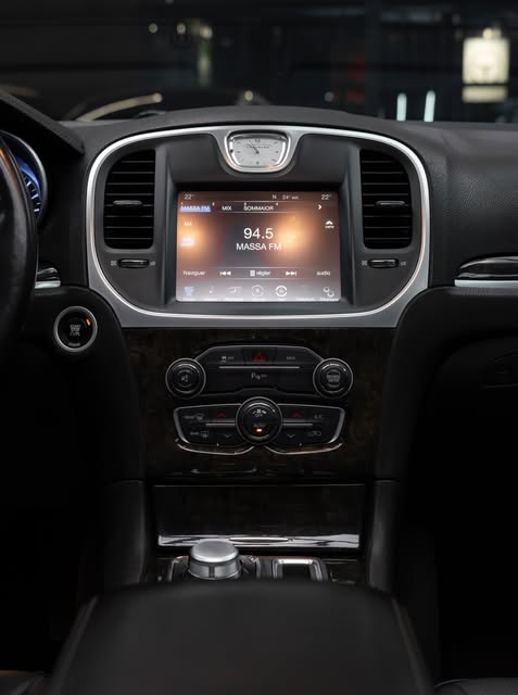 CHRYSLER 300C - Imagem 6