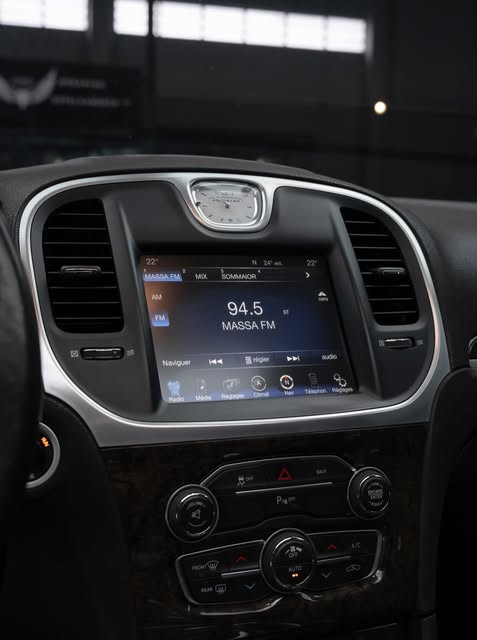 CHRYSLER 300C - Imagem 8