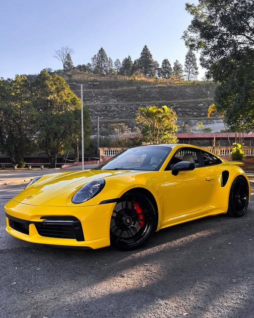 PORSCHE 911 TURBO - Imagem 1