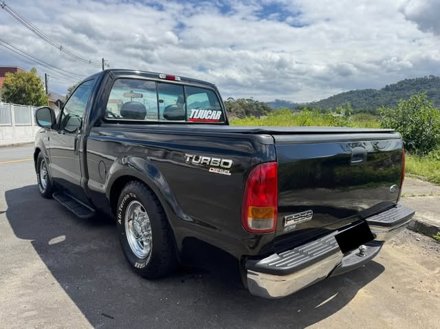 FORD F-250 XLT-L - Imagem 5