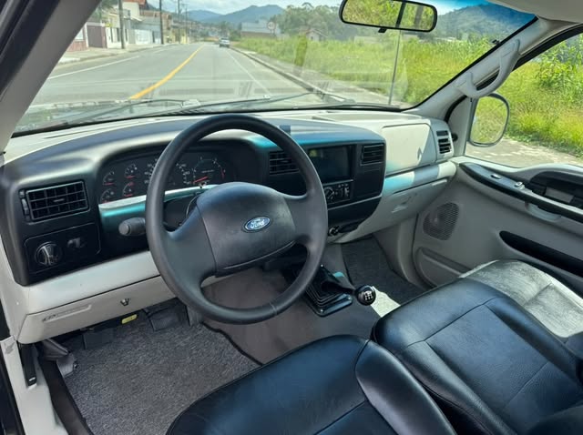 FORD F-250 XLT-L - Imagem 7