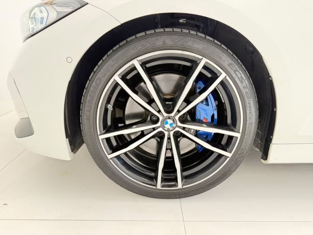BMW 320I M SPORT - Imagem 8