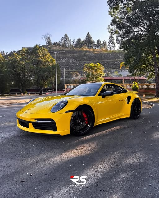 PORSCHE 911 TURBO - Imagem 1