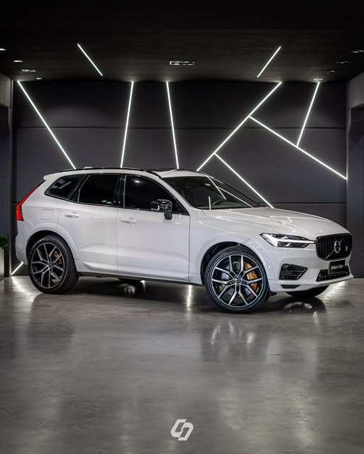 VOLVO XC60 T8 POLESTAR - Imagem 2