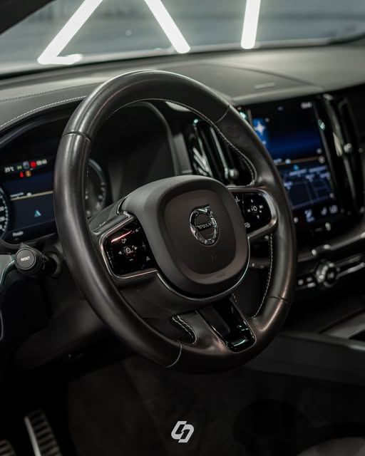 VOLVO XC60 T8 POLESTAR - Imagem 4
