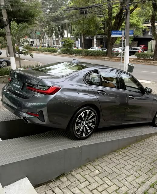 BMW 320I GP - Imagem 5
