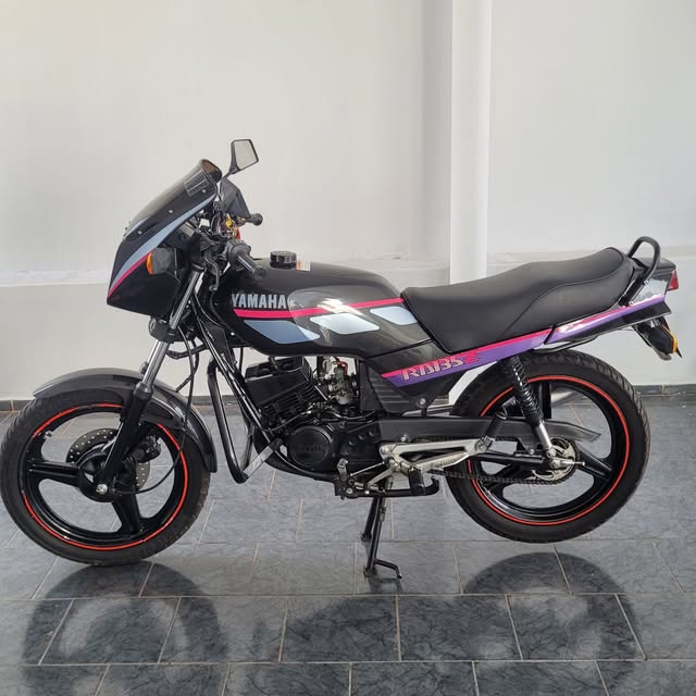 YAMAHA RD 135 Z - Imagem 1