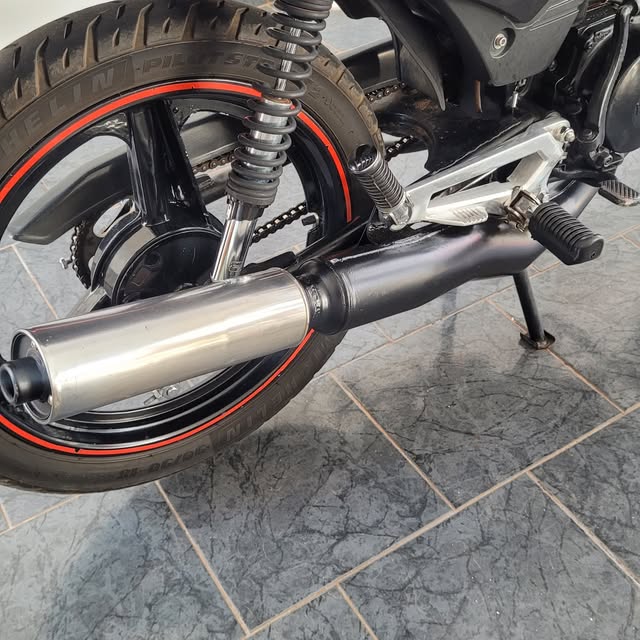 YAMAHA RD 135 Z - Imagem 11