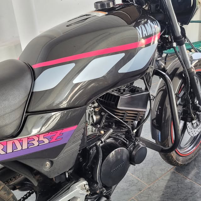 YAMAHA RD 135 Z - Imagem 10