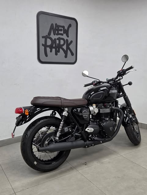 TRIUMPH BONNEVILLE T-120 BLACK - Imagem 1