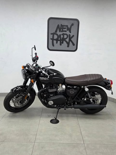 TRIUMPH BONNEVILLE T-120 BLACK - Imagem 11