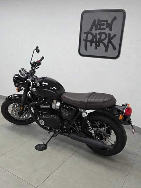 TRIUMPH BONNEVILLE T-120 BLACK - Imagem 12