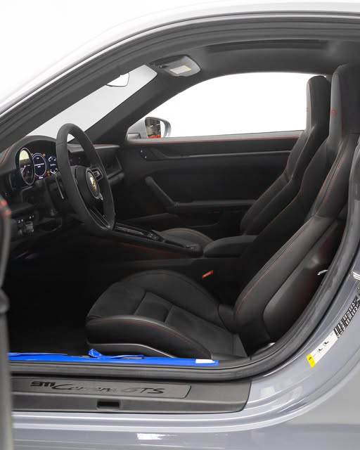 PORSCHE 911 CARRERA GTS - Imagem 4