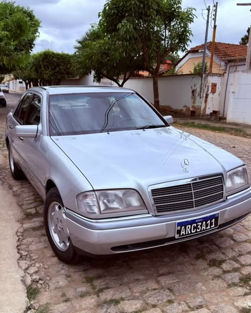 MERCEDES-BENZ C 220 - Imagem 2