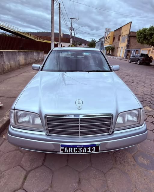 MERCEDES-BENZ C 220 - Imagem 8