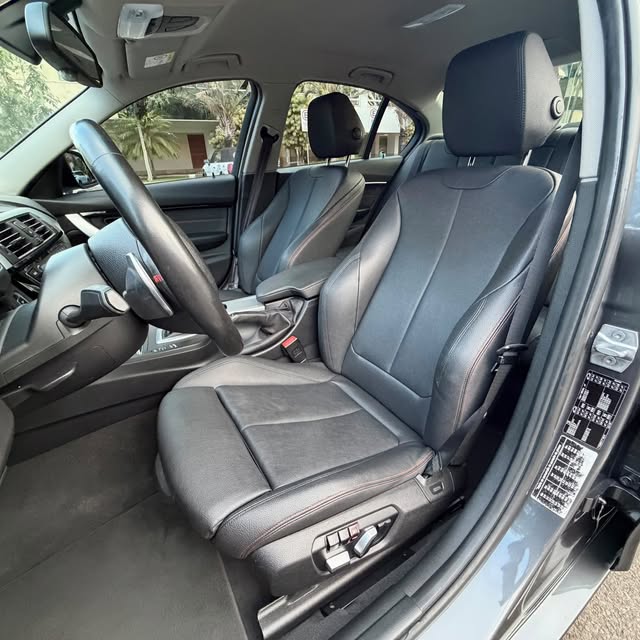 BMW 320I SPORT PLUS - Imagem 9