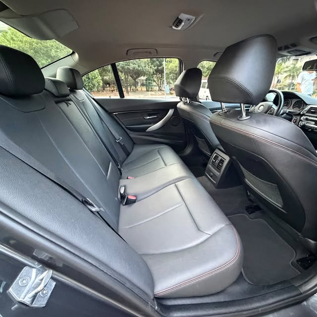BMW 320I SPORT PLUS - Imagem 10