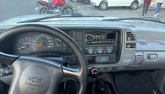 CHEVROLET SILVERADO - Imagem 8