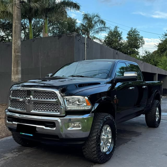 DODGE RAM 2500HD LARAMIE - Imagem 2