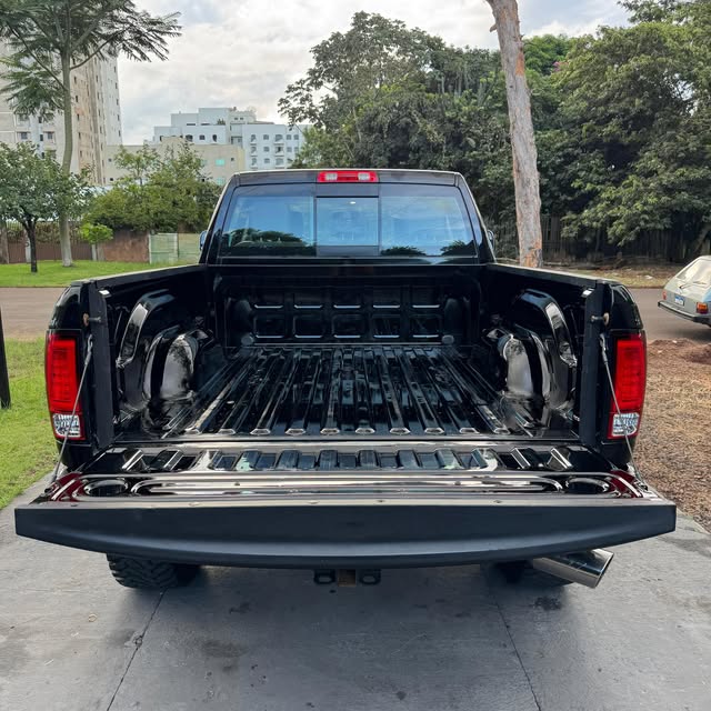 DODGE RAM 2500HD LARAMIE - Imagem 18