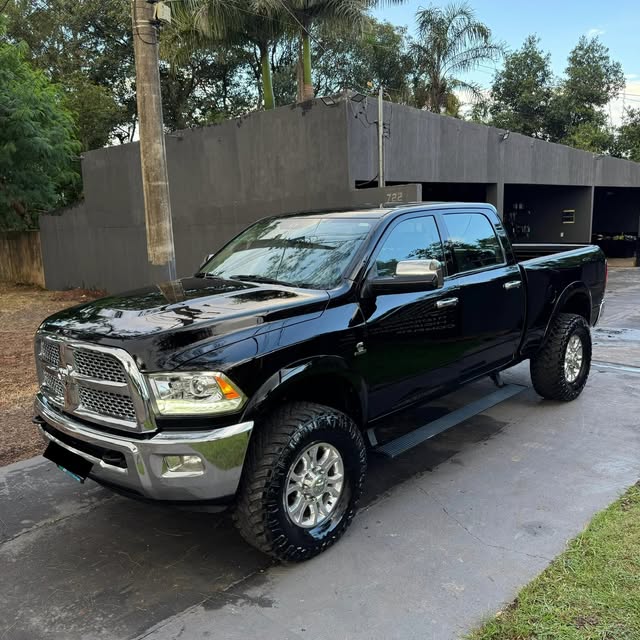 DODGE RAM 2500HD LARAMIE - Imagem 3