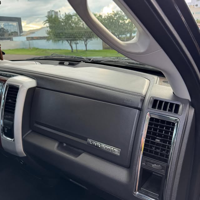 DODGE RAM 2500HD LARAMIE - Imagem 10