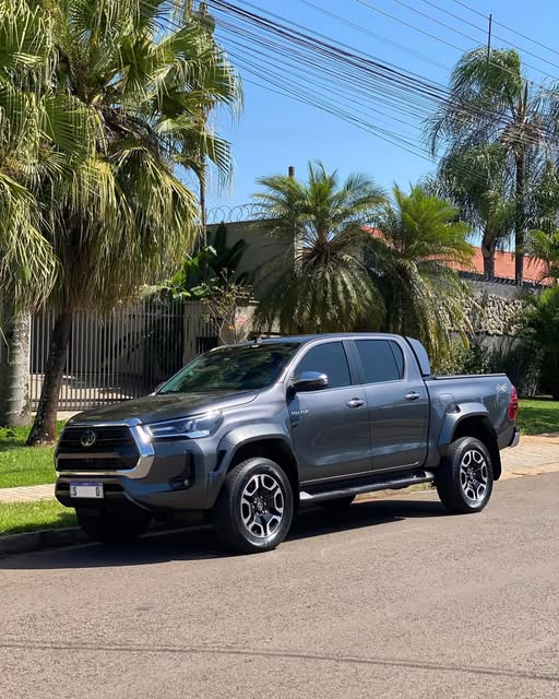 TOYOTA HILUX SRX PLUS - Imagem 1