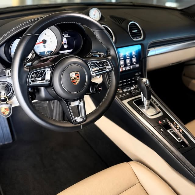 PORSCHE 718 BOXSTER 2.0 TURBO - Imagem 11