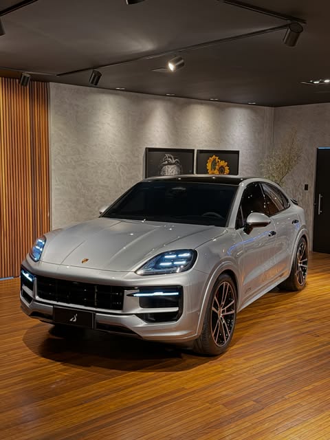 PORSCHE CAYENNE GTS - Imagem 2