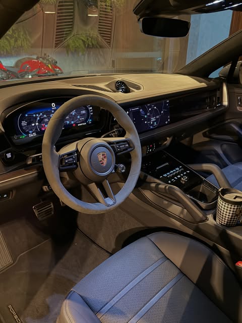 PORSCHE CAYENNE GTS - Imagem 10