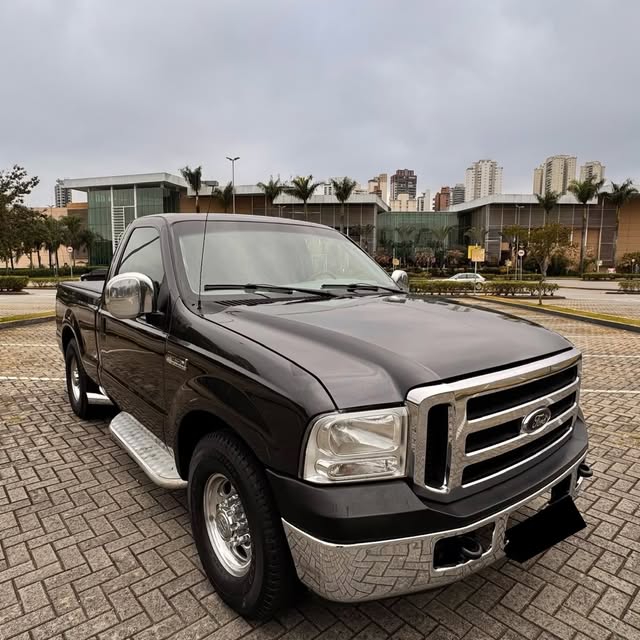 FORD F-250 XLT-L - Imagem 2