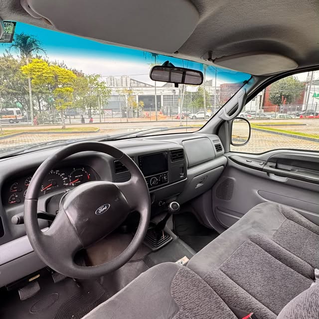 FORD F-250 XLT-L - Imagem 12