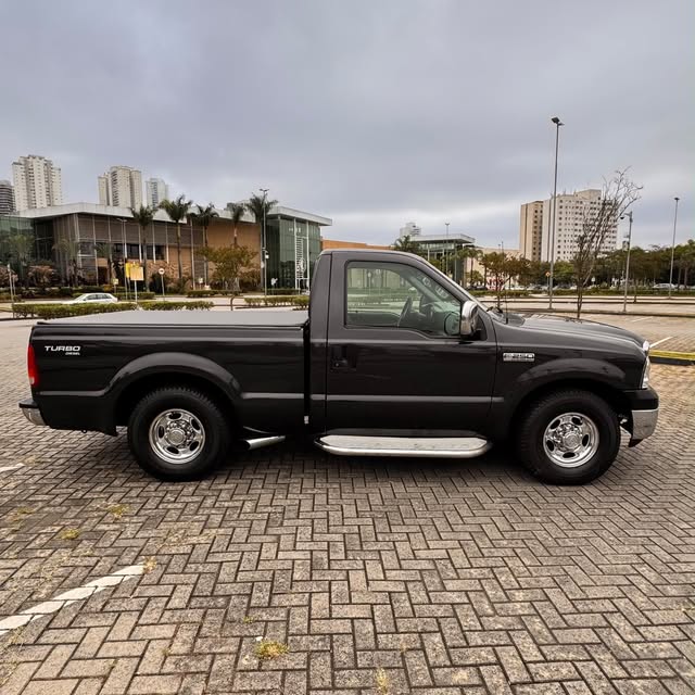 FORD F-250 XLT-L - Imagem 5