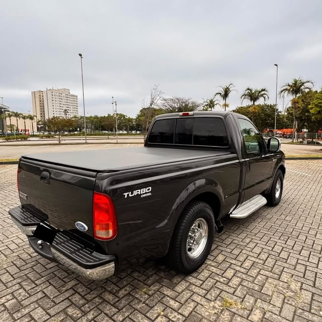 FORD F-250 XLT-L - Imagem 6