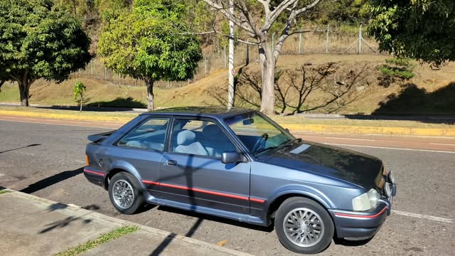 FORD ESCORT XR3 - Imagem 4