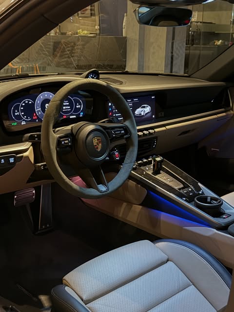 PORSCHE 911 CARRERA 992.2 - Imagem 14