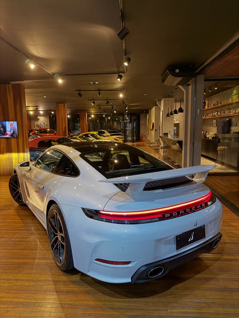 PORSCHE 911 CARRERA 992.2 - Imagem 16