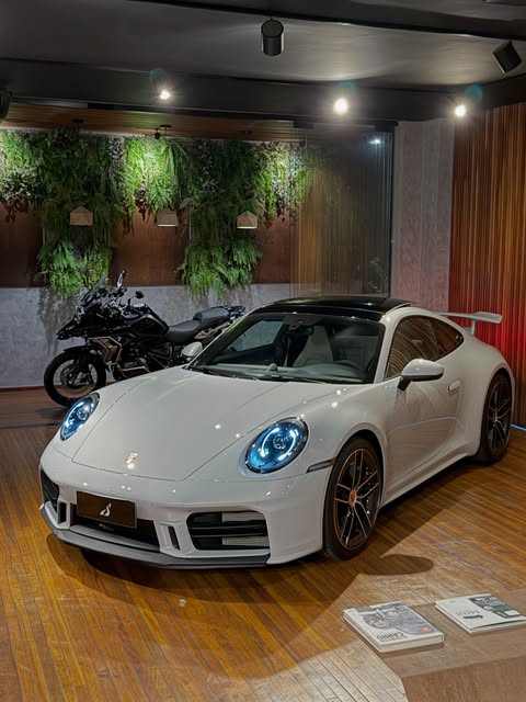 PORSCHE 911 CARRERA 992.2 - Imagem 18