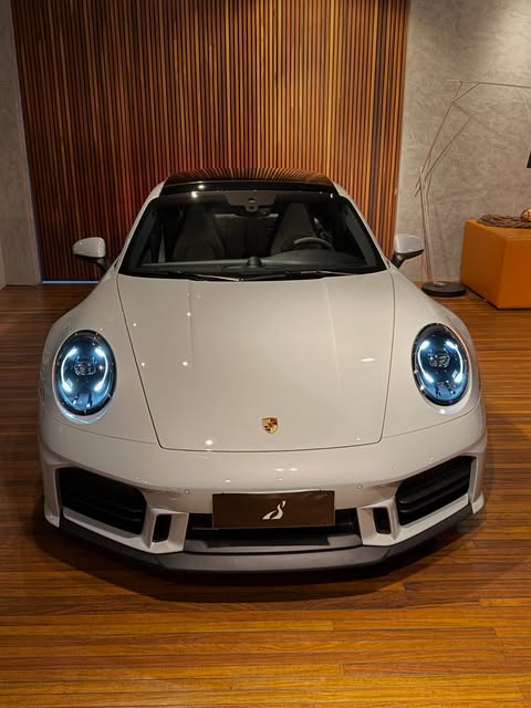 PORSCHE 911 CARRERA 992.2 - Imagem 3
