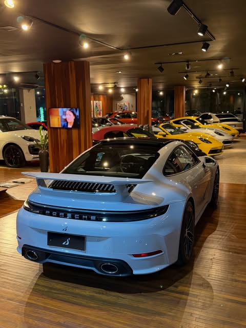 PORSCHE 911 CARRERA 992.2 - Imagem 5