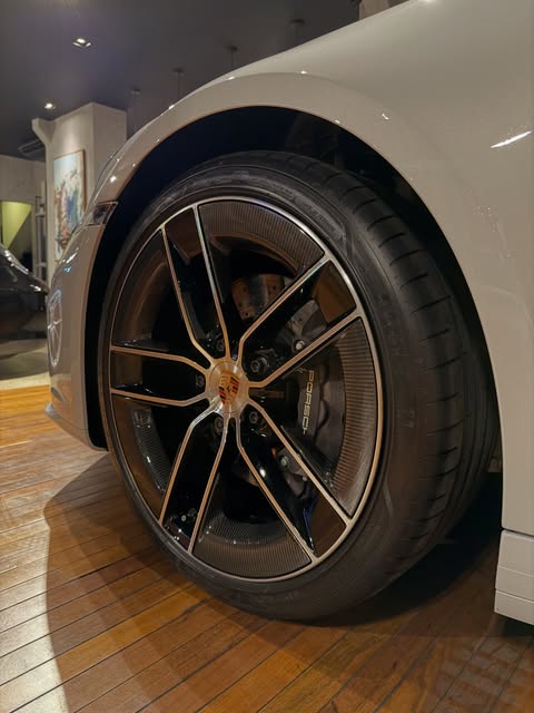 PORSCHE 911 CARRERA 992.2 - Imagem 7