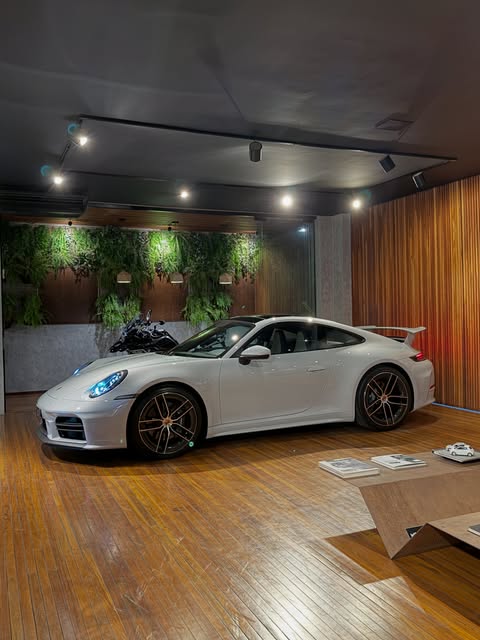 PORSCHE 911 CARRERA 992.2 - Imagem 9