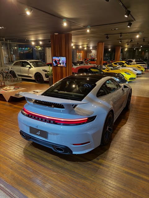 PORSCHE 911 CARRERA 992.2 - Imagem 10