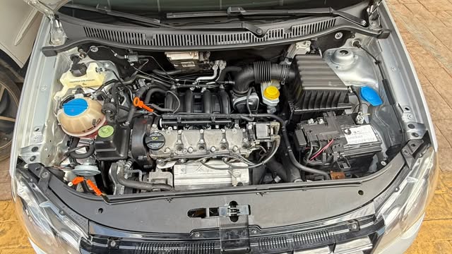 VOLKSWAGEN POLO COMFORTLINE 1.6 I-MOTION - Imagem 16