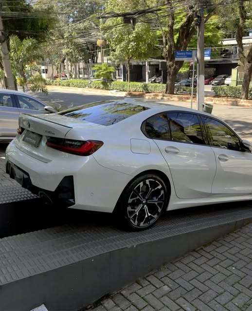 BMW 330E M SPORT - Imagem 5